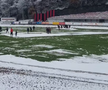 Start amânat cu o oră în Liga 2, la Reșița! Ultrașii au pus și ei mâna pe lopeți. Detalii și imagini de la stadion