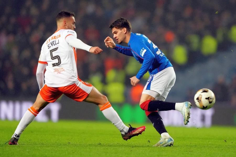 Ianis Hagi, în meciul dintre Rangers și Dundee/ foto Imago Images Presa din Scoția, prima reacție despre jocul făcut de Ianis Hagi + Nota după Rangers - Dundee