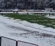 Start amânat cu o oră în Liga 2, la Reșița! Ultrașii au pus și ei mâna pe lopeți. Detalii și imagini de la stadion