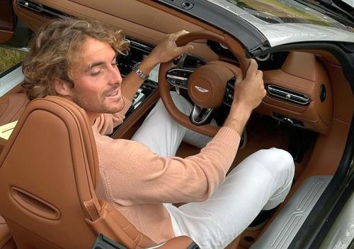 Stefanos Tsitsipas, prins de radar și rămas fără permis de conducere un an // foto: Instagram