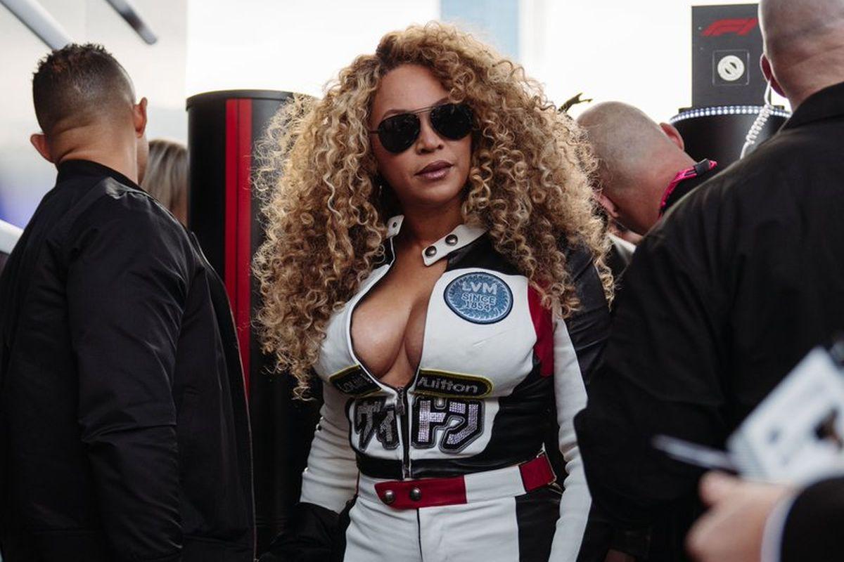 Beyonce a încins atmosfera în paddock. Vestimentație inedită