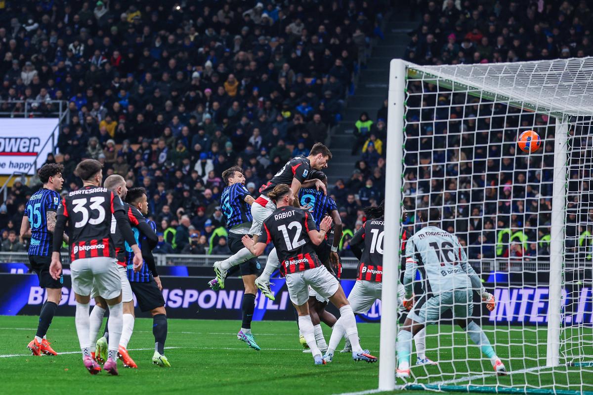 Inter - Milan, primul derby pentru Chivu
