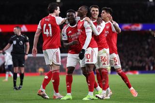 „Look” de campioană: Arsenal o zdrobește pe Tottenham! Echipa lui Drăgușin a rămas doar cu golul meciului