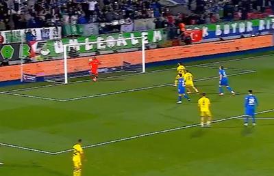 Echipa lui Mihăilă o conducea pe Fenerbahce cu 2-0 la pauză, apoi o GAFĂ antologică a provocat DEZASTRUL