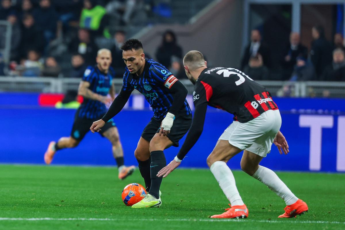 Și tu, Hakan? Chivu, „trădat” » Inter pierde agonizant derby-ul cu AC Milan și primul loc în Serie A, cu două bare și penalty irosit