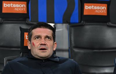 Și tu, Hakan? Chivu, „trădat” » Inter pierde agonizant derby-ul cu AC Milan și primul loc în Serie A, cu două bare și penalty irosit