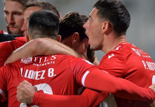 Amăgiți cu lunile de management-ul spaniol, fotbaliștii lui Dinamo amenință cu o grevă fără precedent. Sursă foto: GSP