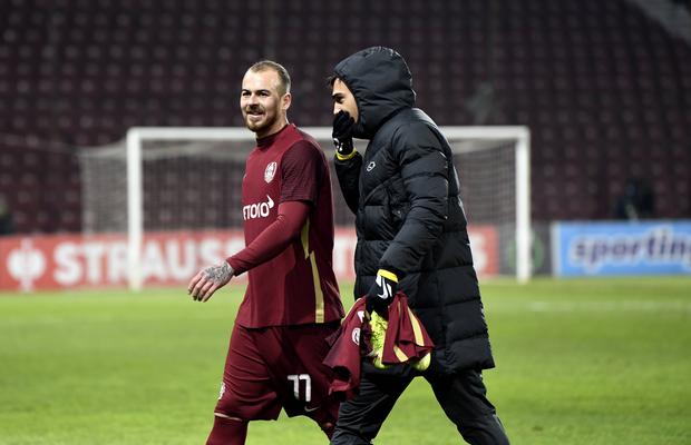 Primul jucător care e gata să plece de la CFR Cluj: „A fost anunțat că nu mai intră în calculele lui Petrescu”