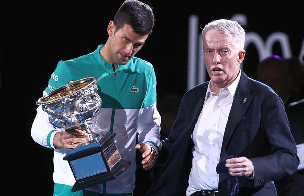 Novak Djokovic vrea să joace la Australian Open nevaccinat, cu o SCUTIRE: „Să-și asume decizia lor”