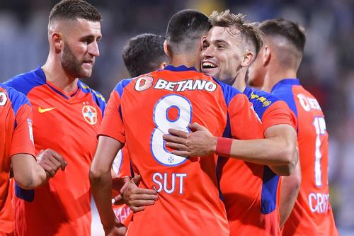Ovidiu Popescu, în stânga, s-a recuperat miraculos // foto: Imago Images