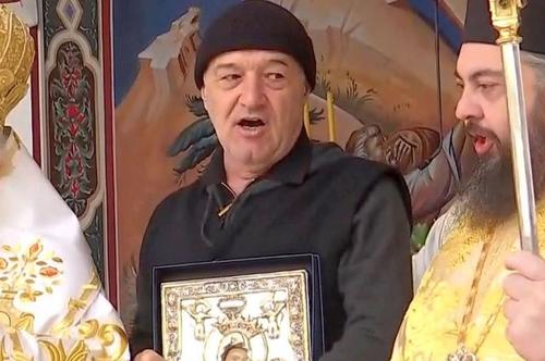 Decât să mai vină la stadion pentru meciuri, Gigi Becali preferă să meargă la slujbă