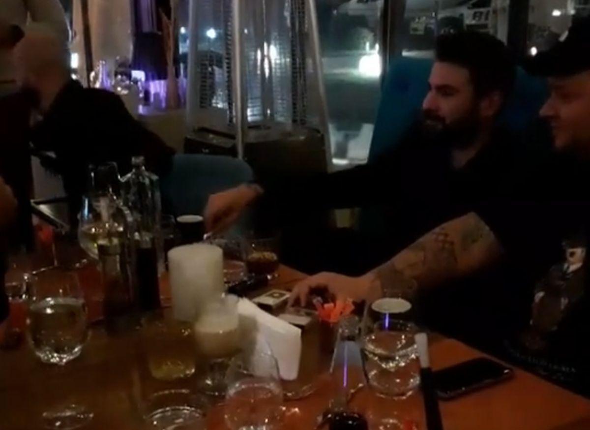 Manele, dedicații, țigări și băutură » Mutu a încheiat anul cu o petrecere de pomină: „Degeaba sunt eu milos cu șarpele veninos”