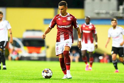 Cătălin Cîrjan (21 de ani), mijlocașul împrumutat de Rapid de la Arsenal, își va decide viitorul în zilele următoare. Există doar două variante: rămâne în Giulești sau pleacă din Superligă.