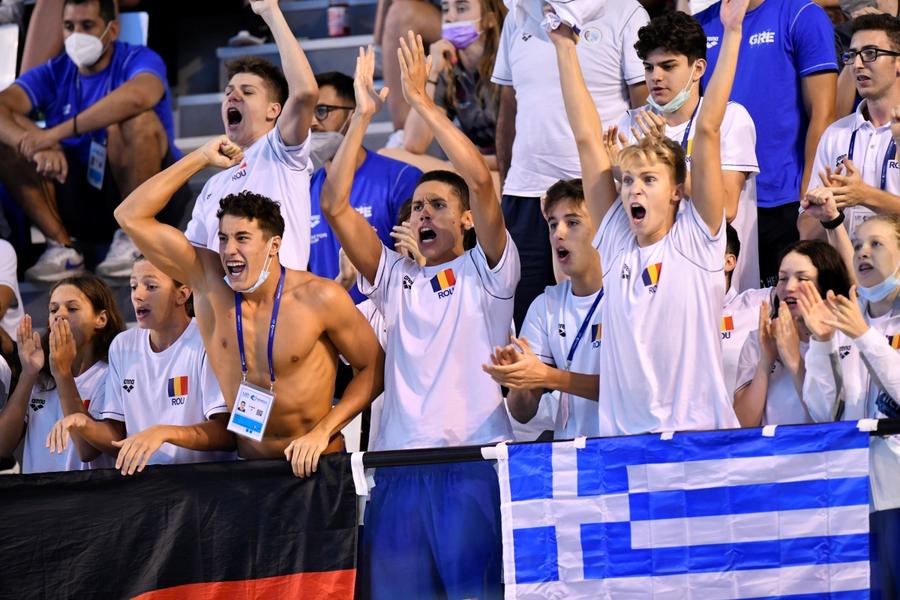 Dragoș Ghile și David Popovici la Campionatele Europene de juniori din 2022 FOTO Cristi Preda Alături de David Popovici, a devenit celebru într-o imagine virală la Jocurile OIimpice » Acum, își spune povestea pentru Gazetă: „Am împărțit durerea”