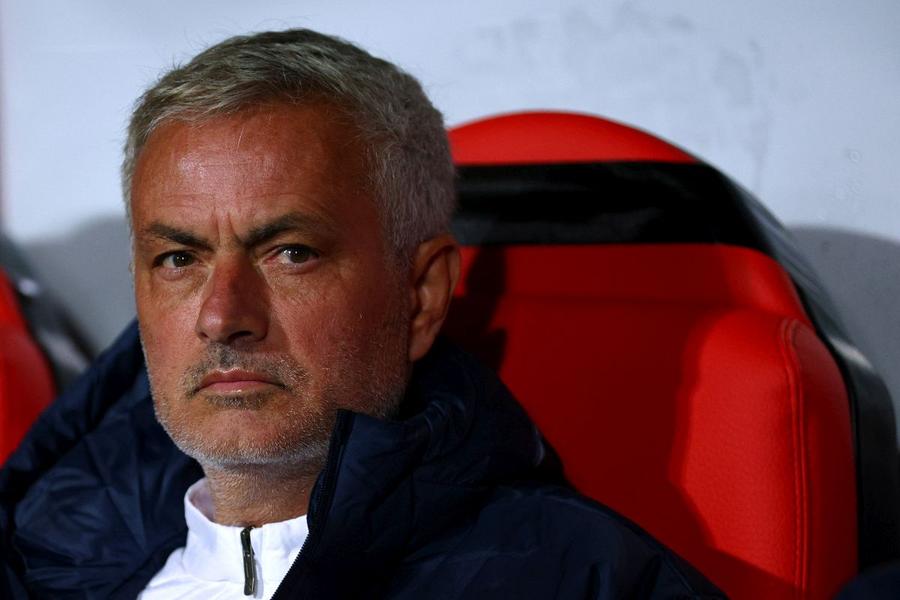 Jose Mourinho / Foto: GettyImages Jose Mourinho, pe modelul lui Edi Iordănescu: „Vreau să joc la Mondial sau Euro și să unesc o țară întreagă în jurul unei naționale!”