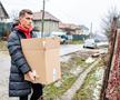 Imaginile zilei vin de la Cluj! Jucătorii lui CFR, gest superb: nu au ținut cont de noroiul care „inunda” gospodăriile