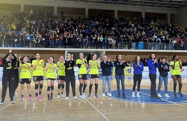 Cine o oprește? Senzația din „Liga Florilor” a bătut Rapidul și e noul lider! Boiciuc și Curmenț, în formă după Euro 2024 » MVP cu 15 goluri din 16 aruncări
