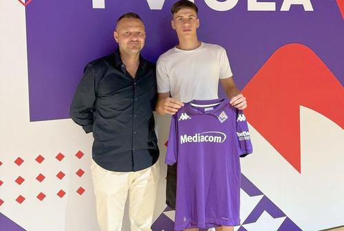Robert Corduneanu (dreapta), la momentul transferului la Fiorentina