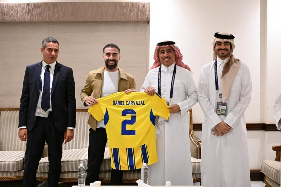 Dani Carvajal, poză cu tricoul lui Al-Gharafa / foto: instagram @algharafaclub Le-a dat emoții fanilor! Fotografia cu Carvajal care i-a speriat pe madrileni