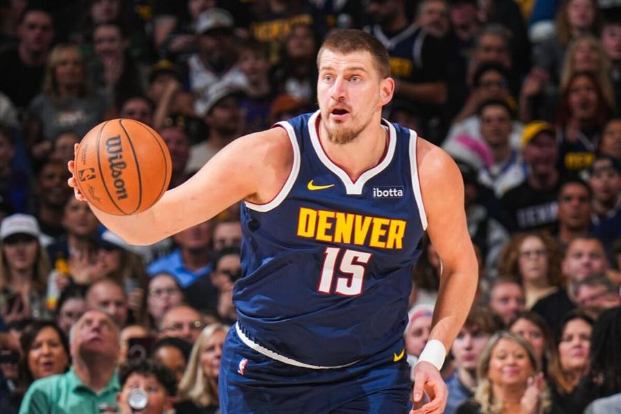 Nikola Jokic în Denver Nuggets - Utah Jazz / foto: instagram @nuggets David Popovici, pe aceeași listă cu vedetele NBA Nikola Jokic și Giannis Antetokounmpo, într-o anchetă celebră