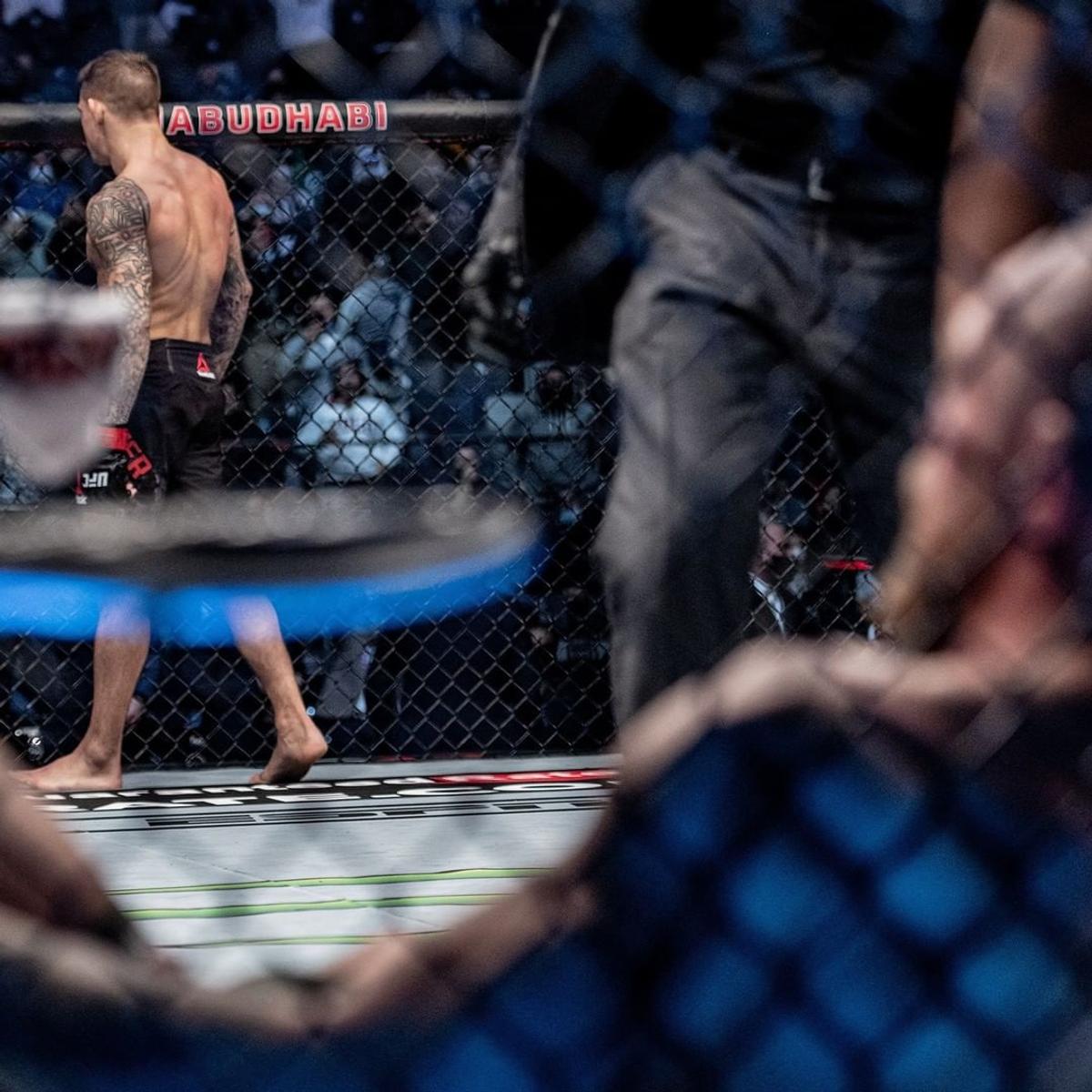 Momentul în care Conor McGregor a cedat psihic + Primul contact cu Dustin Poirier după meci: „Mi-ai f*** piciorul, nenorocitule!”