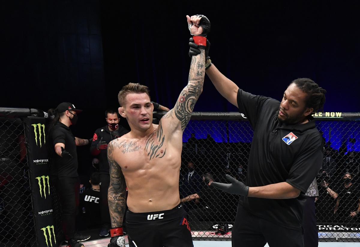 Momentul în care Conor McGregor a cedat psihic + Primul contact cu Dustin Poirier după meci: „Mi-ai f*** piciorul, nenorocitule!”