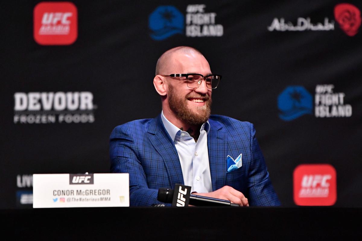 VIDEO Soția lui Dustin Poirier l-a vizitat pe Conor McGregor la vestiare după ce soțul său l-a făcut KO pe irlandez!