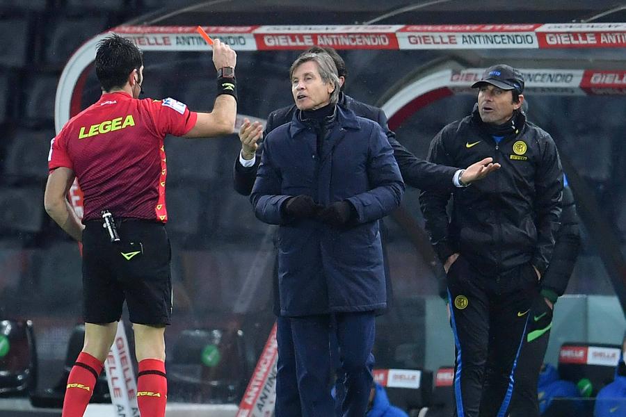Conte și Oriali, în război cu arbitrul la Udine FOTO IMAGO UDINESE - INTER MILANO 0-0. Antonio Conte, reacție furioasă la adresa arbitrului! Urlete și amenințări: „Jucătorii au evitat o bătaie”