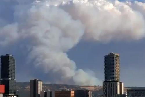 Incendiul de la Cherry Gardens // foto: captură @ Twitter