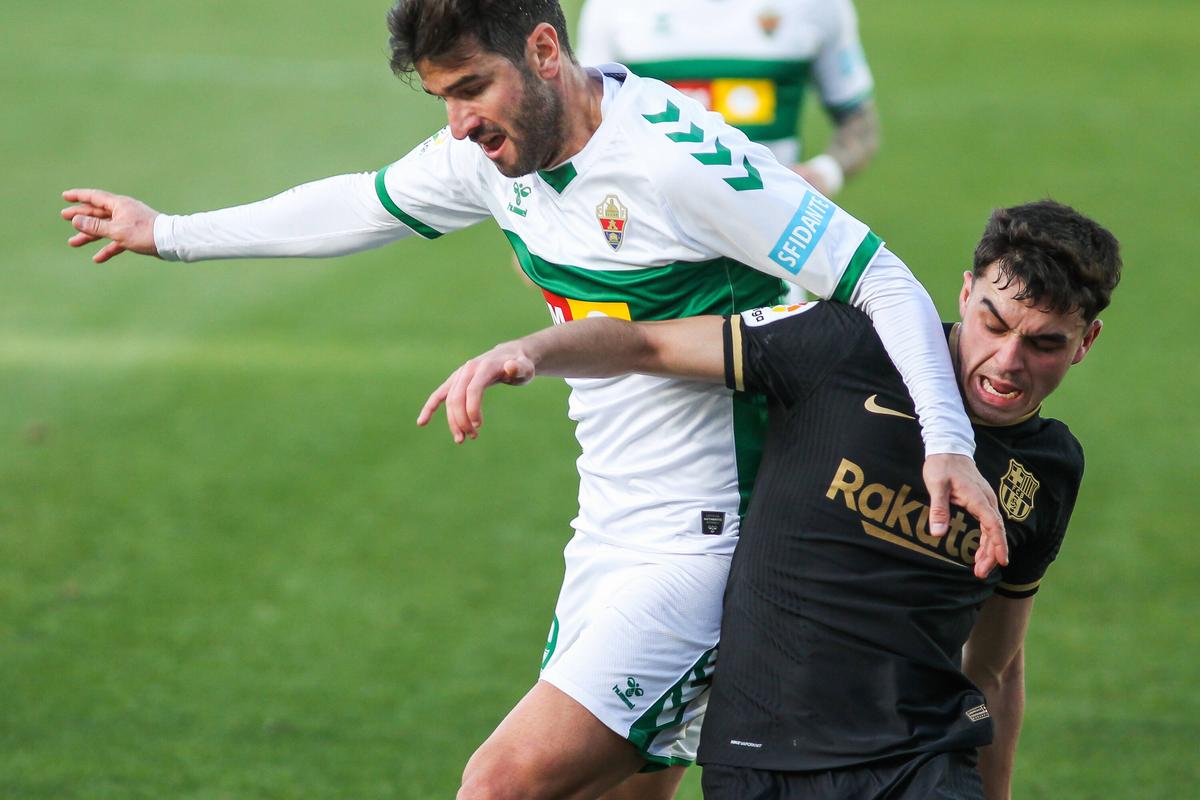 FOTO. Elche - Barcelona 0-2 » Fără Messi, catalanii țin aproape de Real Madrid și Atletico. Clasamentul din La Liga