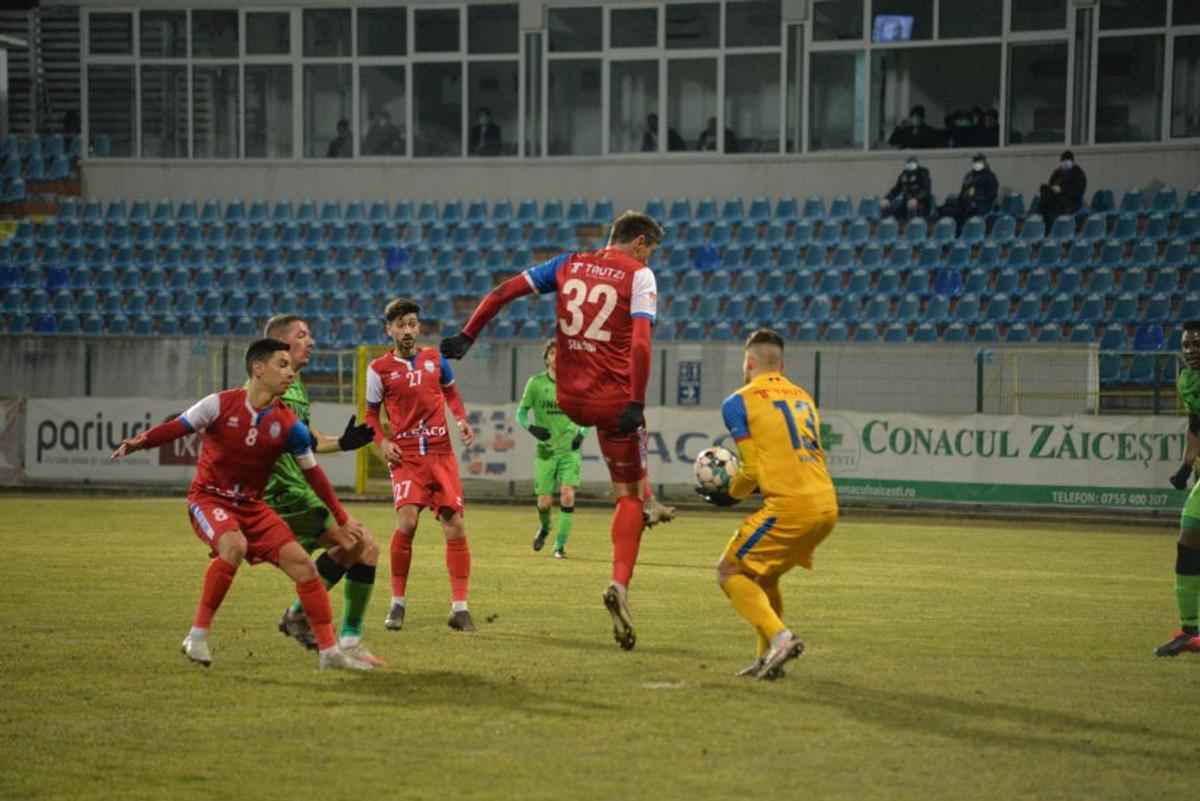 FC Botoșani - Dinamo 4-0. VIDEO + FOTO „Câinii”, demoLAȚI în Moldova » „Rebelul” Keyta a revenit în stil mare! Clasamentul ACUM