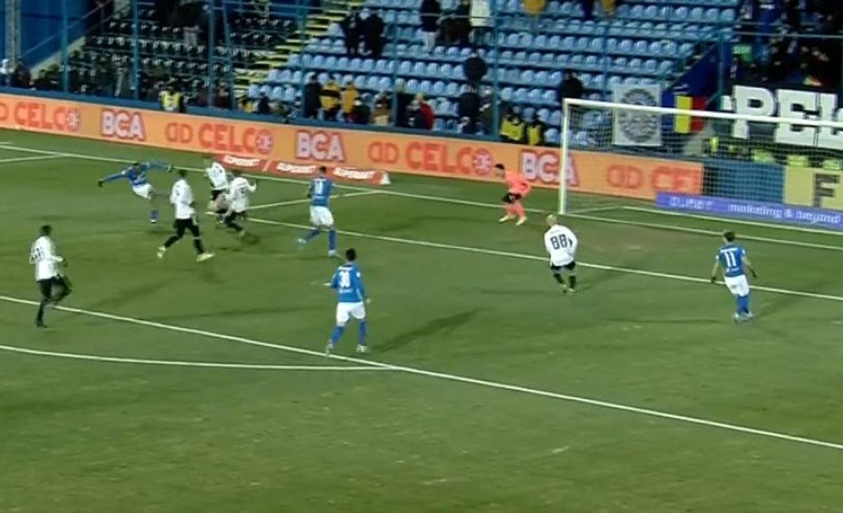 Nicolo Napoli s-a certat cu arbitrul după fluierul final, dar a apărut cu alt discurs la interviuri