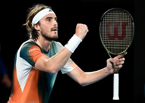 Stefanos Tsitsipas (23 ani, 4 ATP) a obținut o victorie impresionantă fața americanului Taylor Fritz (24 ani, 22 ATP), scor 4-6, 6-4, 4-6, 6-3, 6-4 și s-a calificat în sferturile de finală de la Australian Open 2022