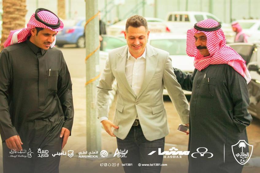 Mirel Rădoi (41 de ani) a susținut astăzi primul antrenament la Al-Tai FC, locul 9 din prima ligă din Arabia Saudită.