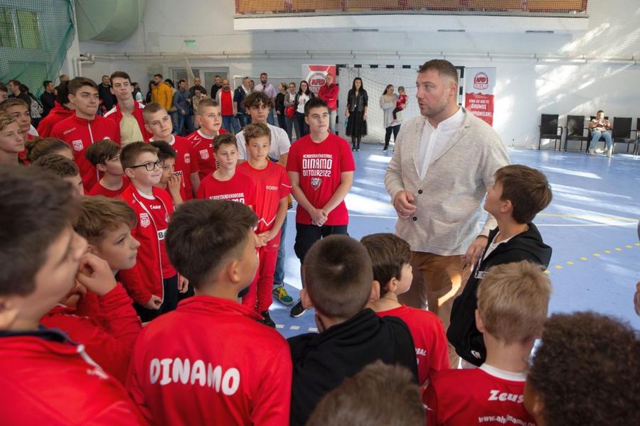 Dan Savenco, sursa: CS Dinamo Handbal Fostul jucător de la Dinamo, anchetat după ce a desfigurat un criminal » În 2012 și-a băgat un coleg în spital