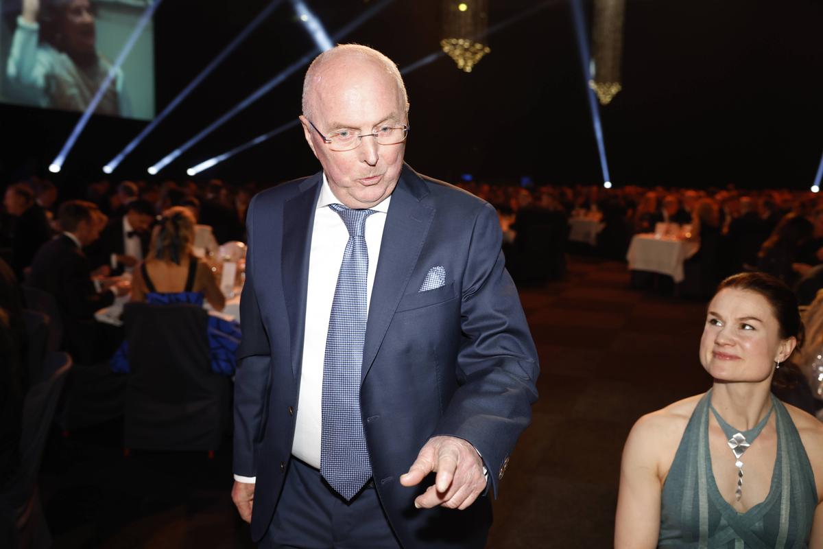 Piele de găină! » Henrik Larsson și o sală întreagă în lacrimi în momentul apariției pe scenă a lui Sven-Goran Eriksson, bolnav în stadiu terminal