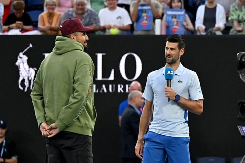 Nick Kyrgios, în timpul interviului pe care i l-a luat prietenului său Novak Djokovic / Foto: Imago Images