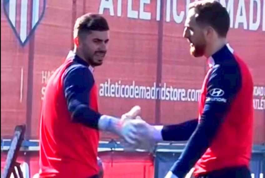 Horațiu Moldovan (26 de ani) a fost prezentat oficial al Atletico Madrid și a efectuat primul antrenament sub comanda lui Diego Simeone. Portarul „tricolor” a făcut cunoștință și cu Jan Oblak (31 de ani).