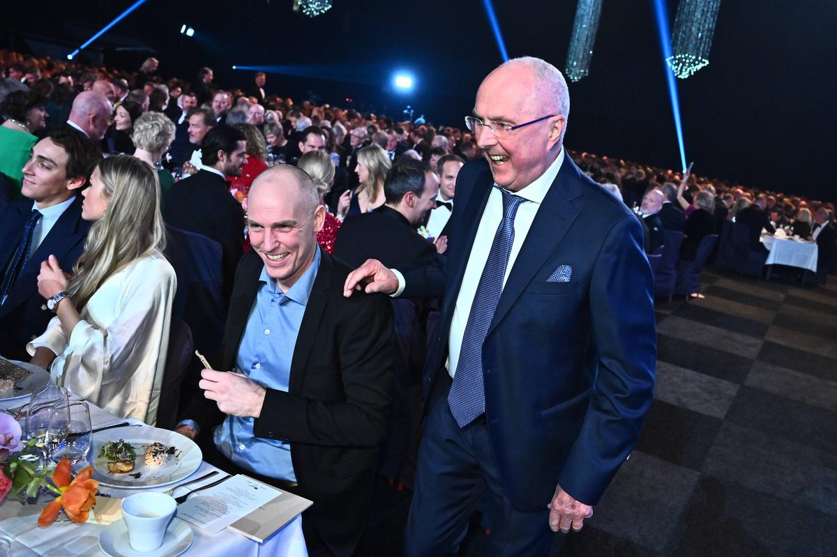 Piele de găină! » Henrik Larsson și o sală întreagă în lacrimi în momentul apariției pe scenă a lui Sven-Goran Eriksson, bolnav în stadiu terminal