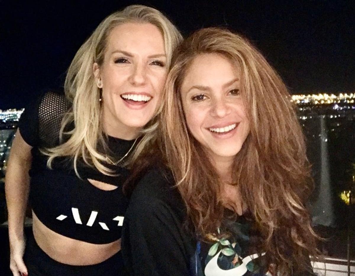 Gerard Pique ar fi înșelat-o pe Shakira și cu prietena ei, Anna Kaiser