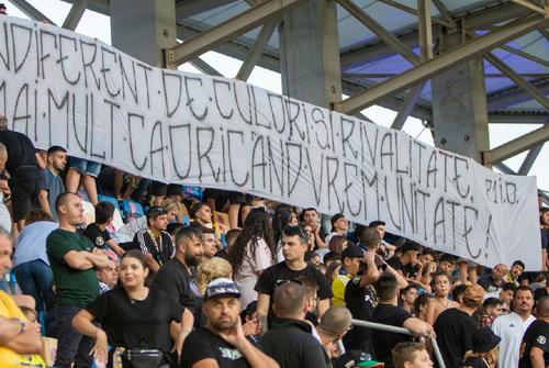 Suporterii de la Oțelul și Petrolul sunt mai nou „înfrățiți” / Sursă foto: IMG Sport