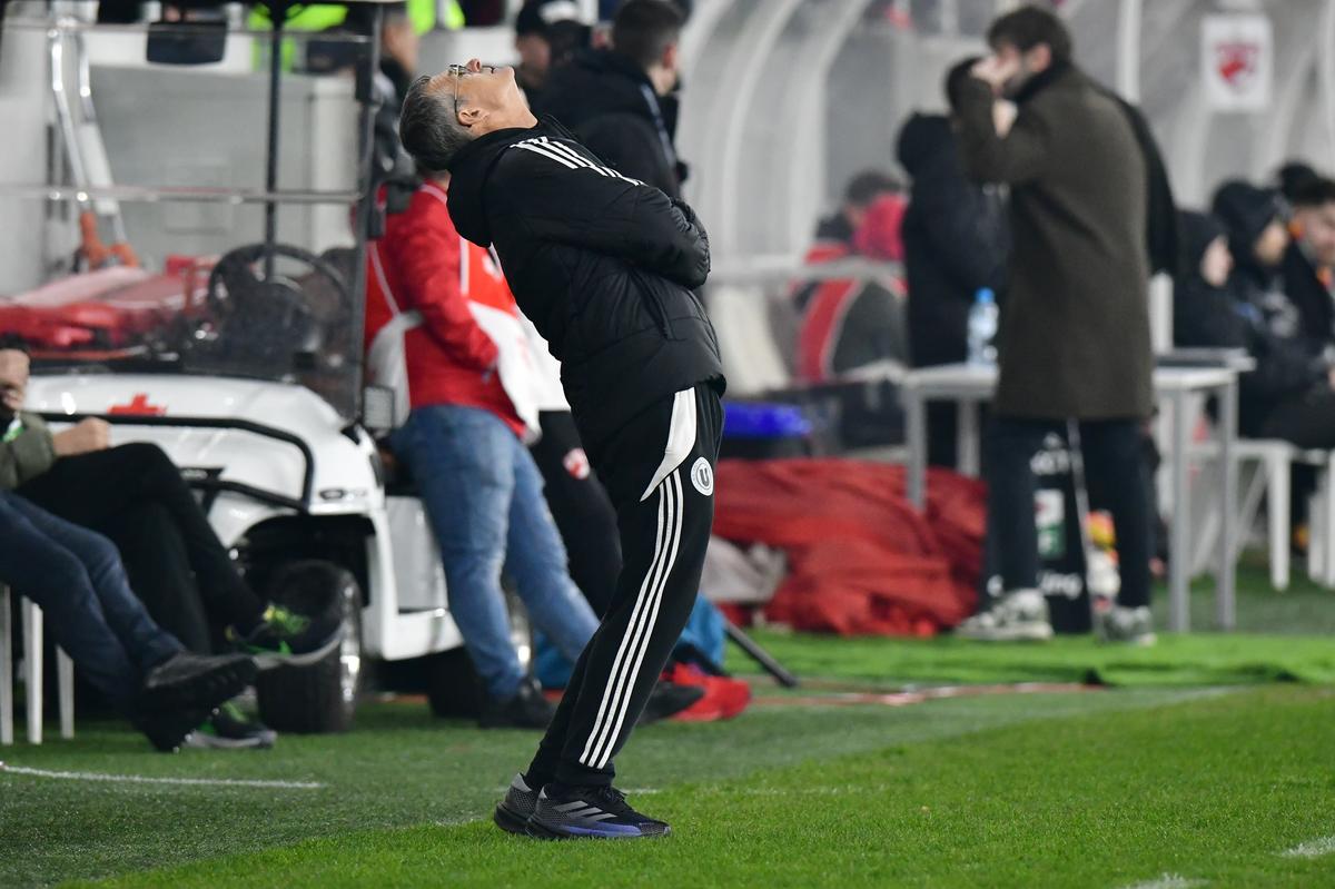 Recital Sabău la interviu: „Vreau să-mi felicit echipa de suflet, Dinamo”. S-a corectat ulterior, a cerut investiții la Cluj și a râs de Șumudică: „Da, am mari emoții”