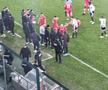 Incidente la Dinamo - U Cluj. Au aruncat cu obiecte în teren