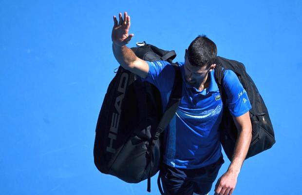 Imagini ULUITOARE la Australian Open! Novak Djokovic, huiduit la Melbourne după ce s-a retras în semifinala cu Zverev