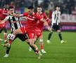 Dinamo - U Cluj // Andrei Artean în duel cu Selmani. Foto: Cristi Preda (GSP)