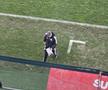 Incidente la Dinamo - U Cluj. Au aruncat cu obiecte în teren