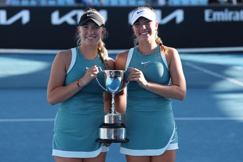 Gemenele Annika și Kristina Penickova au câștigat Australian Open/Foto: Getty Images