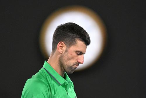 Djokovic a fost aproape de a lovi un copil de mingi // foto: Imago