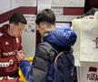 Olimpiu Moruțan e deja printre preferații fanilor Rapidului » Zeci de suporteri au venit să facă poze și să ia autografe