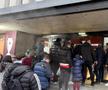 Olimpiu Moruțan e deja printre preferații fanilor Rapidului » Zeci de suporteri au venit să facă poze și să ia autografe